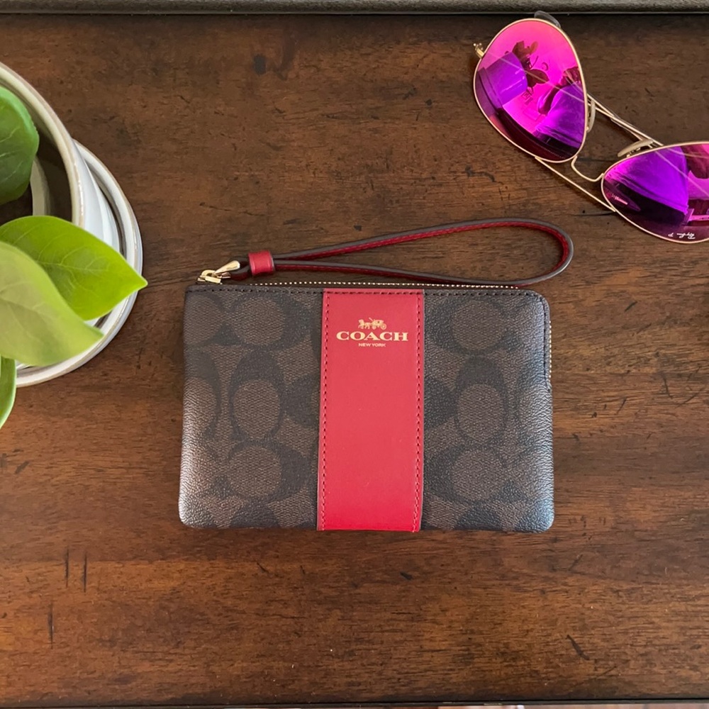 NWT Coach Wristlet - Picture 7 of 16